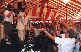The Man Who Would Be Polka King Polka singer Jan Lewan performs in front of a big crowd